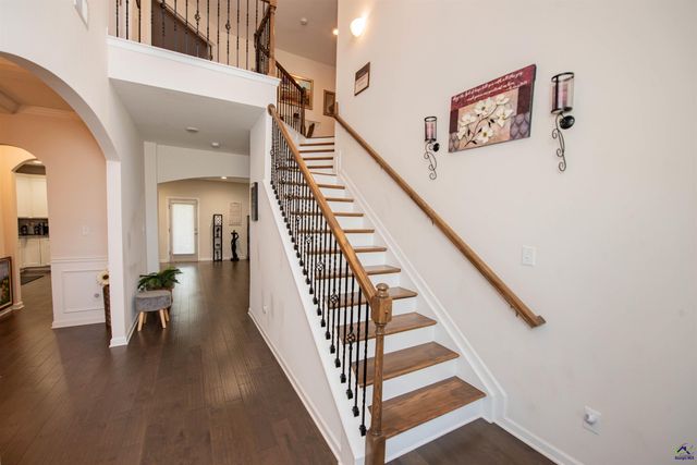 125 Amberley Ct, Kathleen, GA 31047