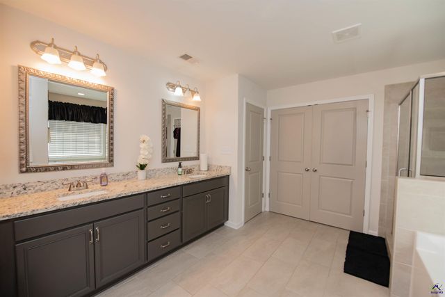 125 Amberley Ct, Kathleen, GA 31047