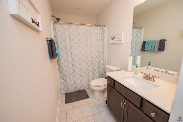 125 Amberley Ct, Kathleen, GA 31047