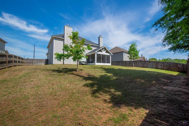 125 Amberley Ct, Kathleen, GA 31047