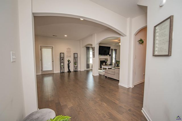 125 Amberley Ct, Kathleen, GA 31047