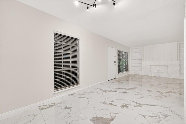 2201 Fountain View Drive 54, Houston, TX 77057