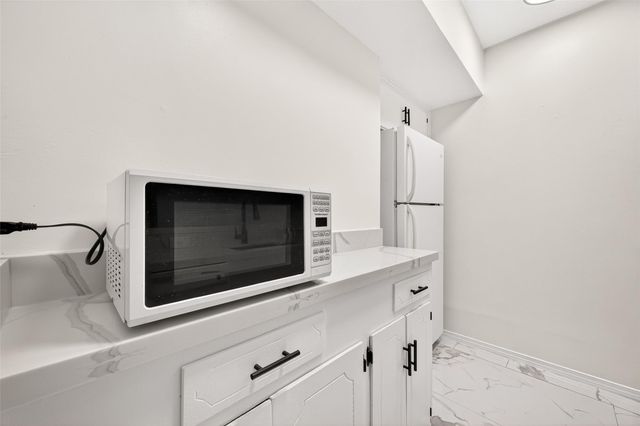 2201 Fountain View Drive 54, Houston, TX 77057