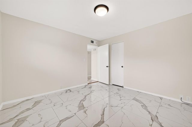 2201 Fountain View Drive 54, Houston, TX 77057