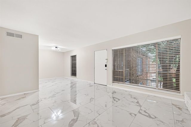 2201 Fountain View Drive 54, Houston, TX 77057