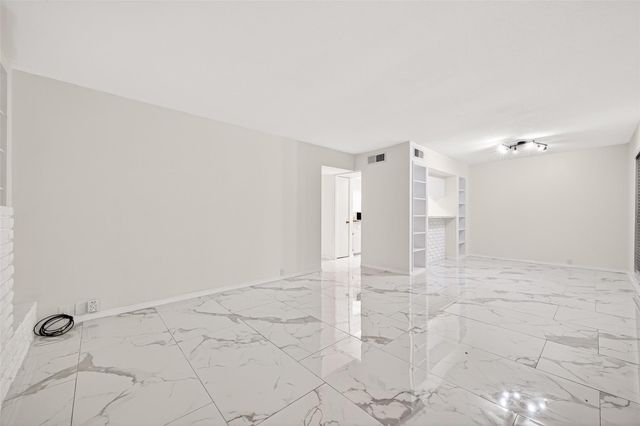 2201 Fountain View Drive 54, Houston, TX 77057