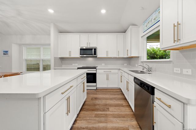 2055 COWAN DR, New Braunfels, TX 78132