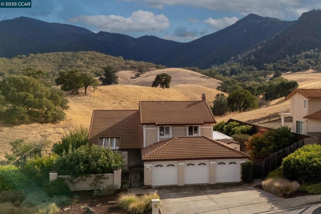 308 Mountaire Pkwy, Clayton, CA 94517