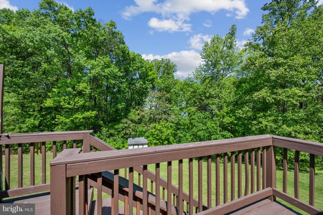 407 FREEZE RD, Linden, VA 22642