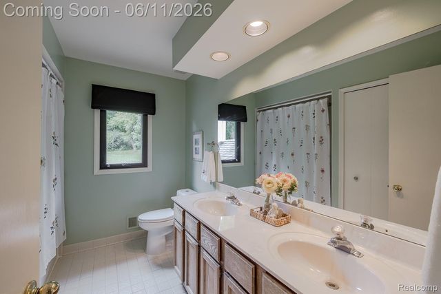 6563 Sun Valley Drive, Independence Charter Township, MI 48348