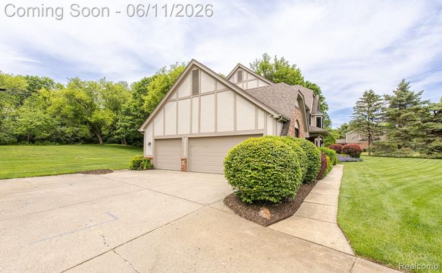 6563 Sun Valley Drive, Independence Charter Township, MI 48348