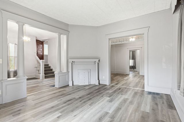 705 W Market Street, Bloomington, IL 61701