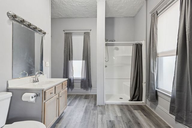 705 W Market Street, Bloomington, IL 61701