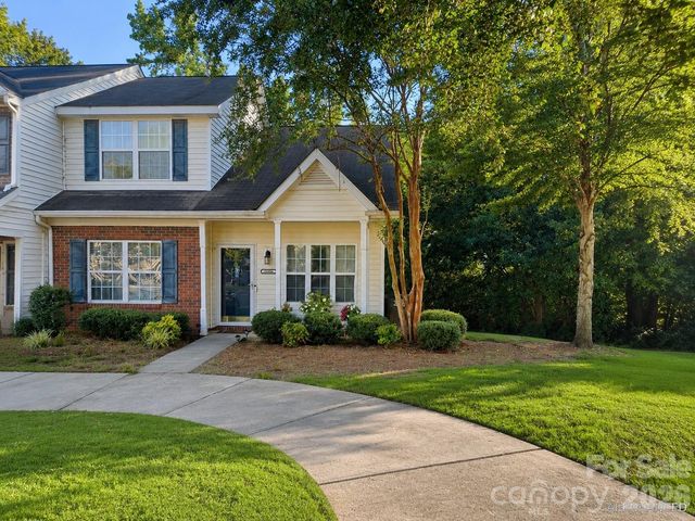 10106 Ballyclare Court, Charlotte, NC 28213