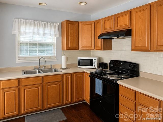 10106 Ballyclare Court, Charlotte, NC 28213