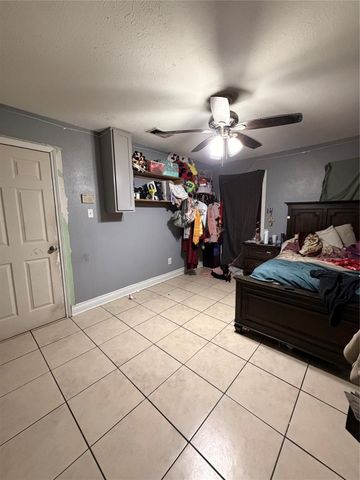 5715 Waterford Drive, Houston, TX 77033