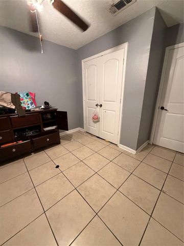 5715 Waterford Drive, Houston, TX 77033