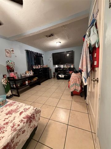 5715 Waterford Drive, Houston, TX 77033