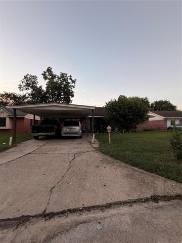 5715 Waterford Drive, Houston, TX 77033