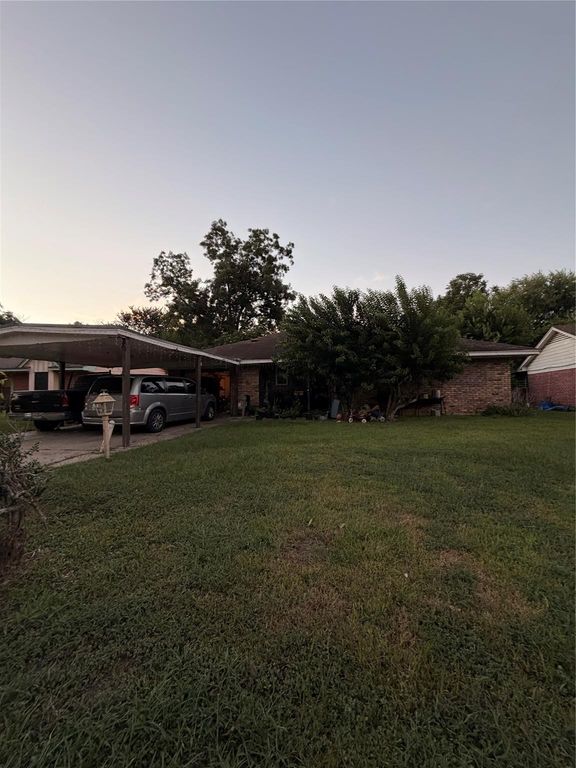 5715 Waterford Drive, Houston, TX 77033