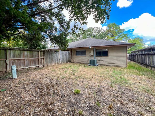 11007 Tobasa Court, Houston, TX 77086