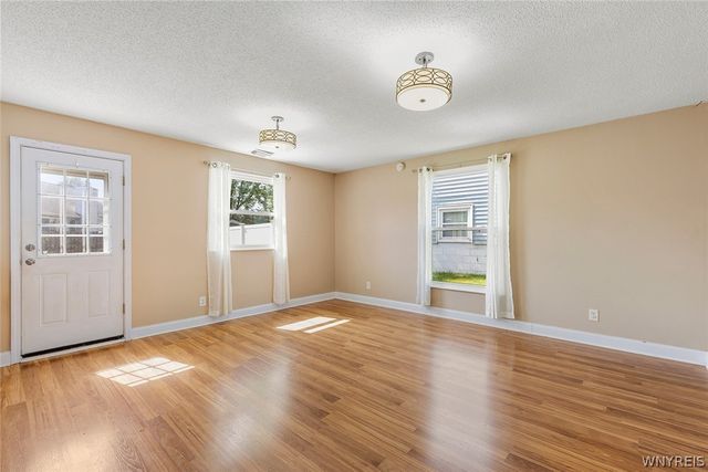 242 Sundridge Drive, Amherst, NY 14228