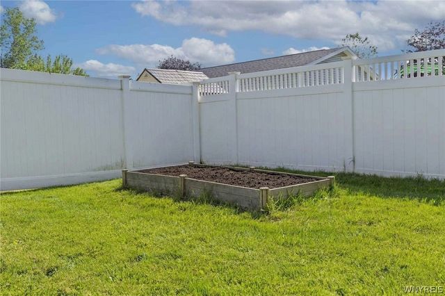 242 Sundridge Drive, Amherst, NY 14228
