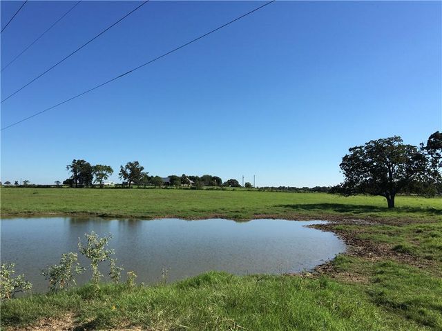 200 Pleasant Grove RD, Elgin, TX 78621