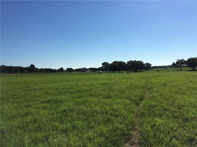 200 Pleasant Grove RD, Elgin, TX 78621