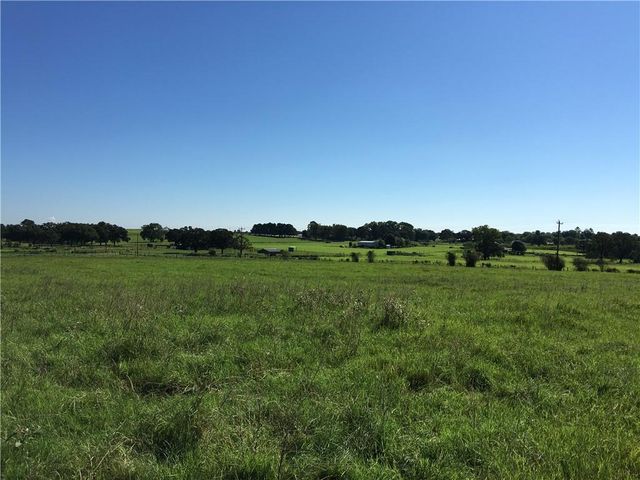 200 Pleasant Grove RD, Elgin, TX 78621