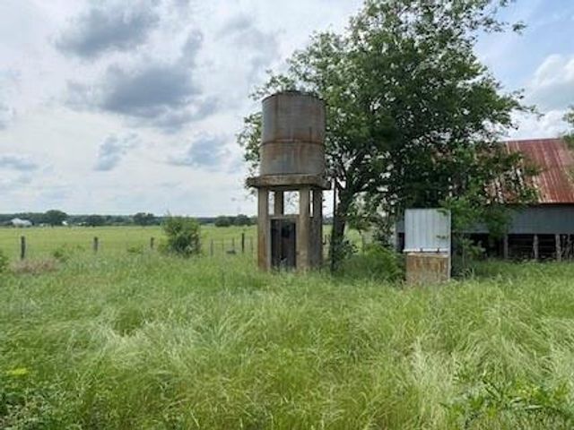 200 Pleasant Grove RD, Elgin, TX 78621