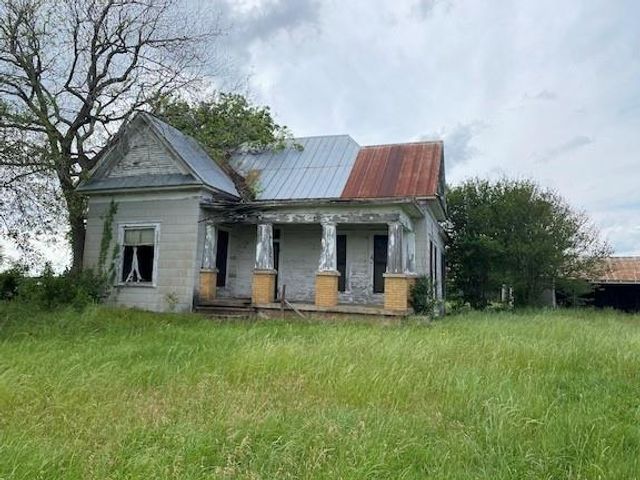 200 Pleasant Grove RD, Elgin, TX 78621