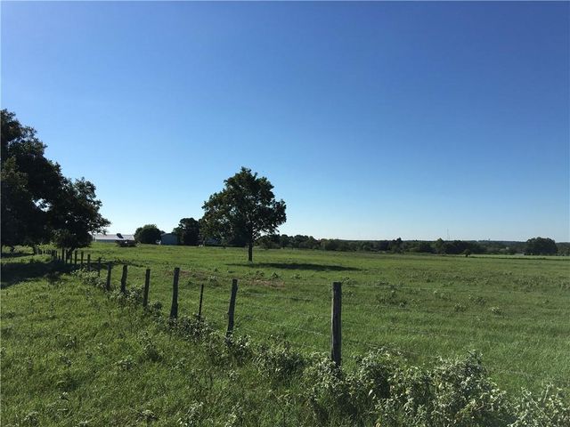 200 Pleasant Grove RD, Elgin, TX 78621