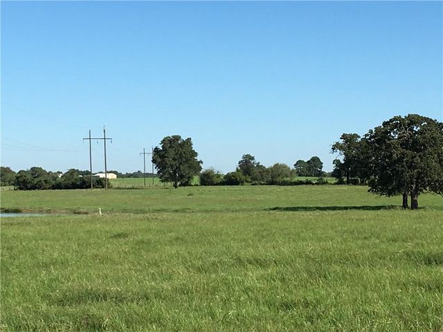 200 Pleasant Grove RD, Elgin, TX 78621