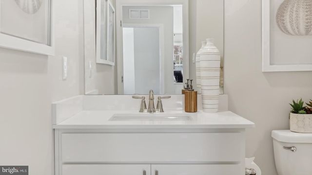 42 BRYCE DR, Monroeville, NJ 08343