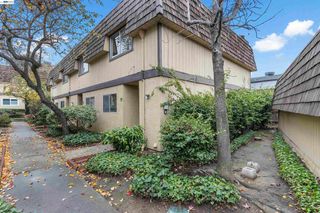 10401 Shaw St 401, Oakland, CA 94605
