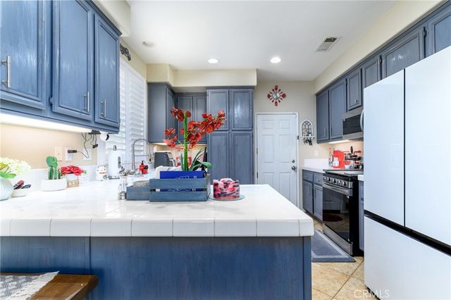 37249 Galileo Lane, Murrieta, CA 92563