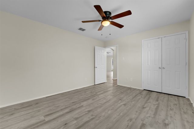 305 Woodridge Drive, Oak Point, TX 75068