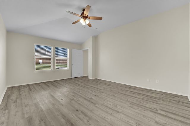 305 Woodridge Drive, Oak Point, TX 75068