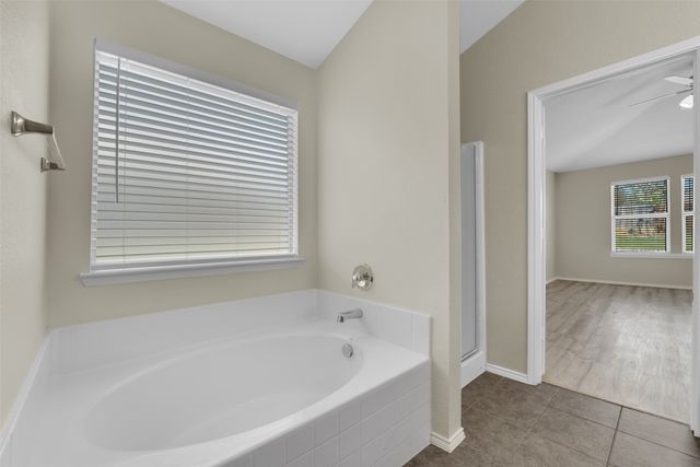 305 Woodridge Drive, Oak Point, TX 75068