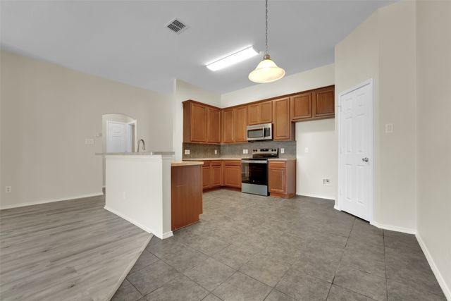 305 Woodridge Drive, Oak Point, TX 75068