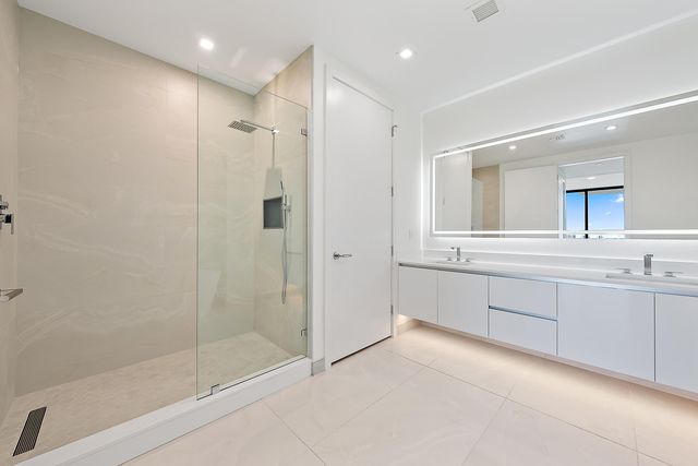 220 Lake Shore Drive N-1521, Lake Park, FL 33403