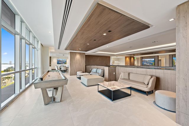 220 Lake Shore Drive N-1521, Lake Park, FL 33403