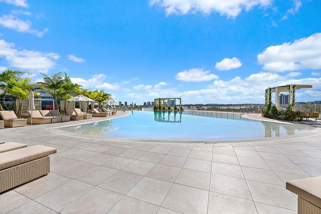 220 Lake Shore Drive N-1521, Lake Park, FL 33403