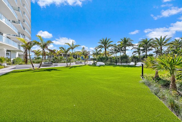 220 Lake Shore Drive N-1521, Lake Park, FL 33403