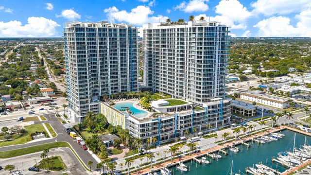 220 Lake Shore Drive N-1521, Lake Park, FL 33403