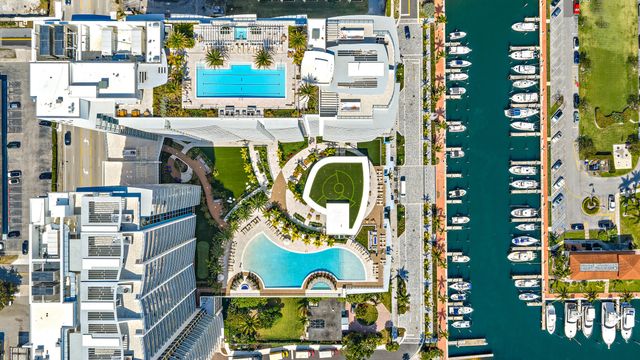 220 Lake Shore Drive N-1521, Lake Park, FL 33403