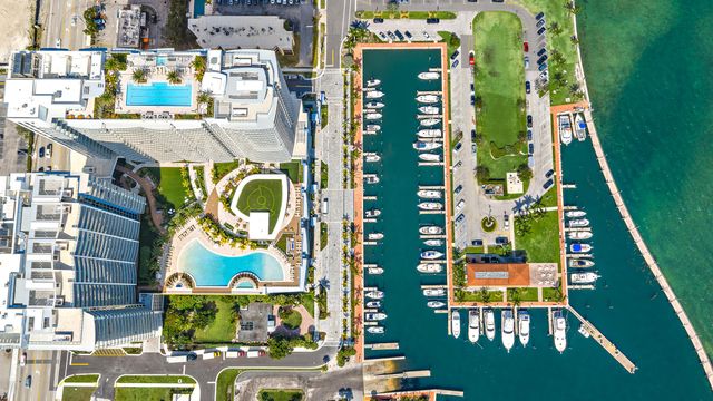 220 Lake Shore Drive N-1521, Lake Park, FL 33403