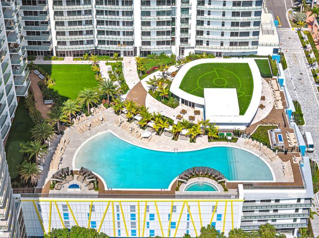 220 Lake Shore Drive N-1521, Lake Park, FL 33403