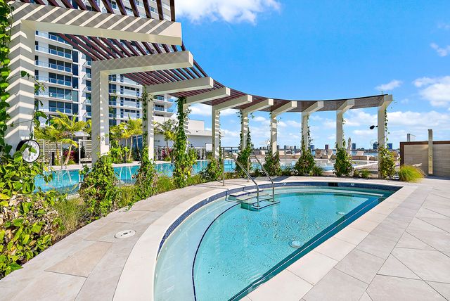 220 Lake Shore Drive N-1521, Lake Park, FL 33403